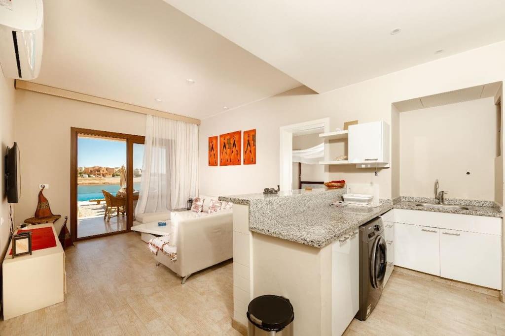 Sabina Lagoon view 2BR Apartment