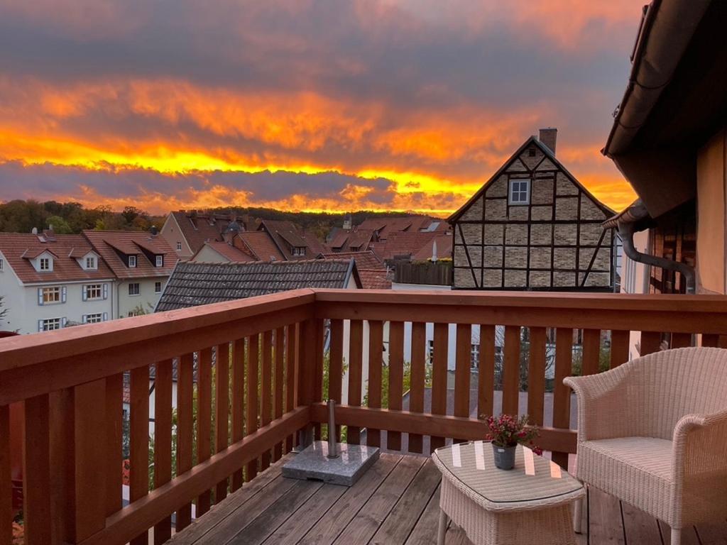 Mittelalterdomizil mit Balkon und Parkplätzen