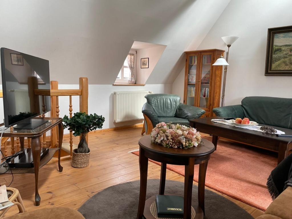 Mittelalterdomizil mit Balkon und Parkplätzen