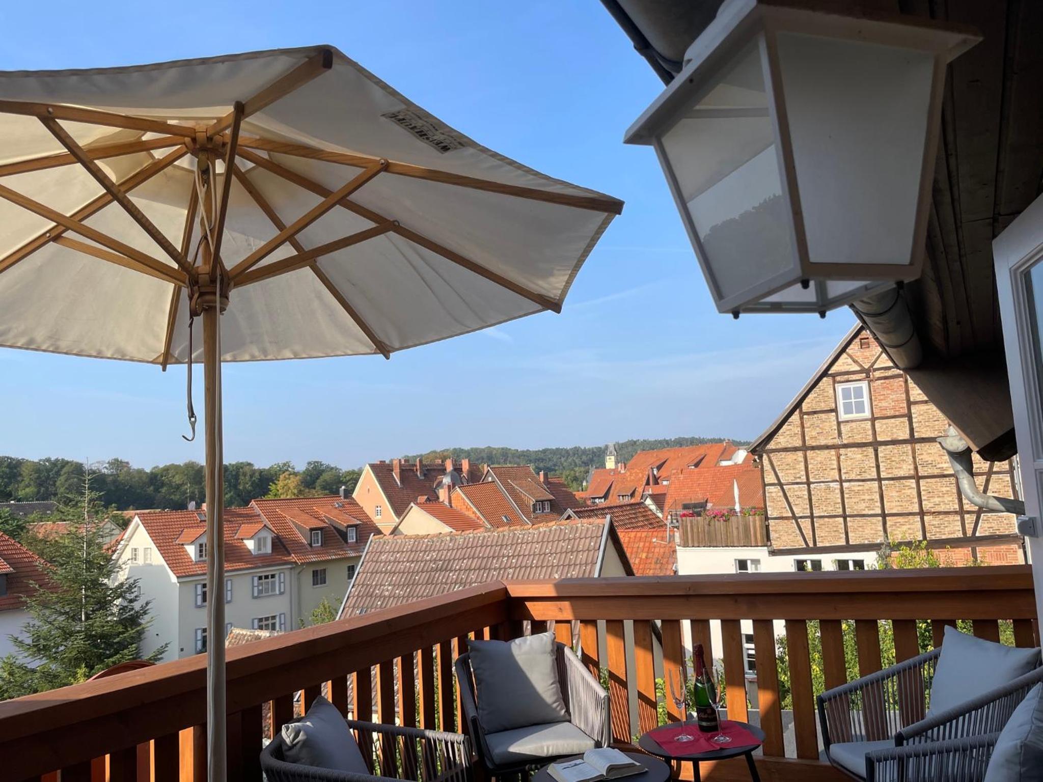 Mittelalterdomizil mit Balkon und Parkplätzen