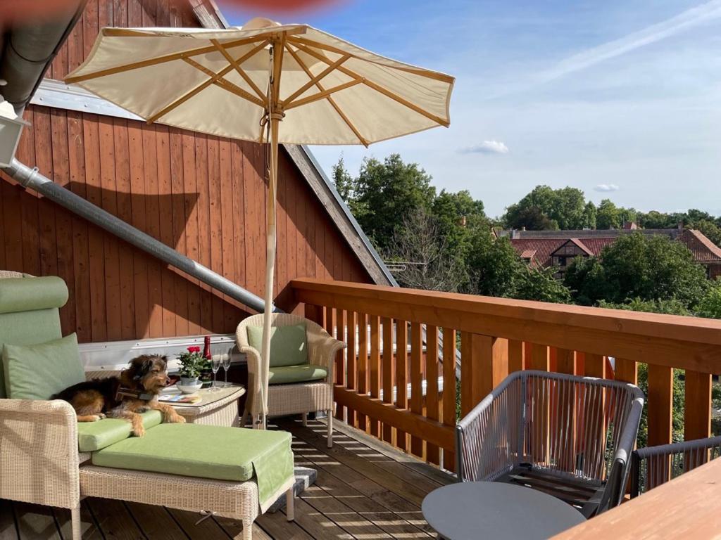 Mittelalterdomizil mit Balkon und Parkplätzen