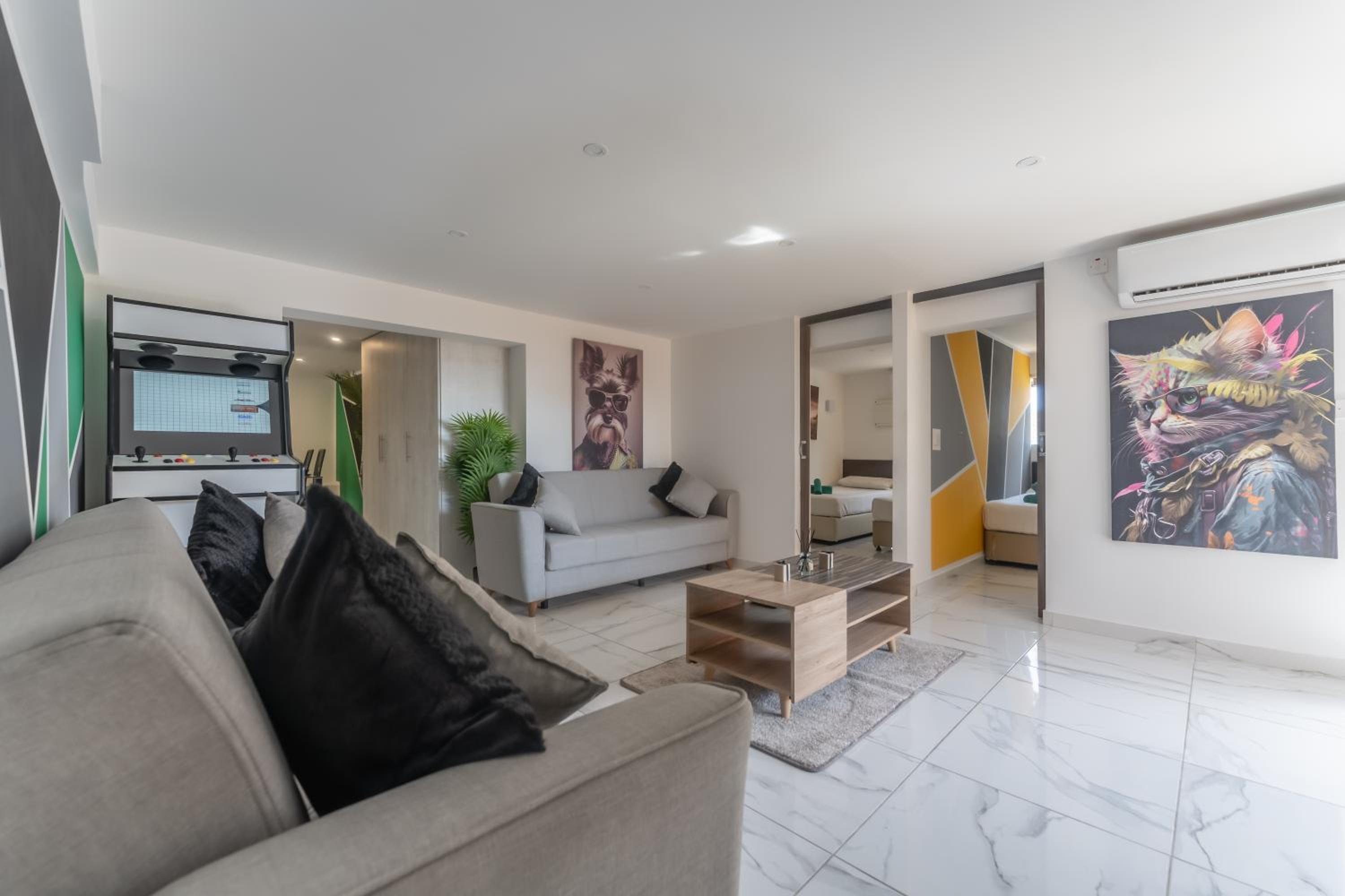 Sant Central Deluxe Apartments