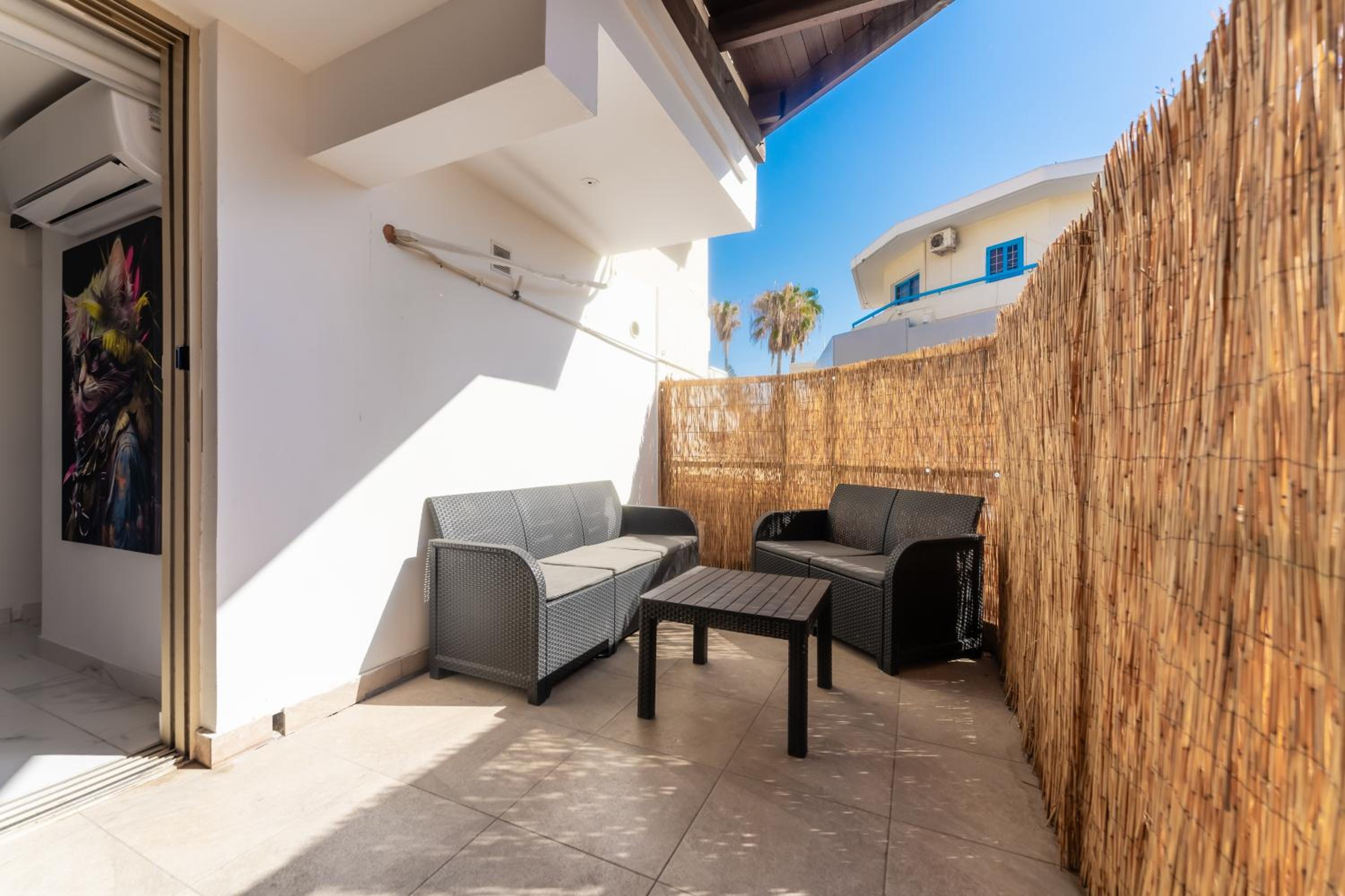 Sant Central Deluxe Apartments