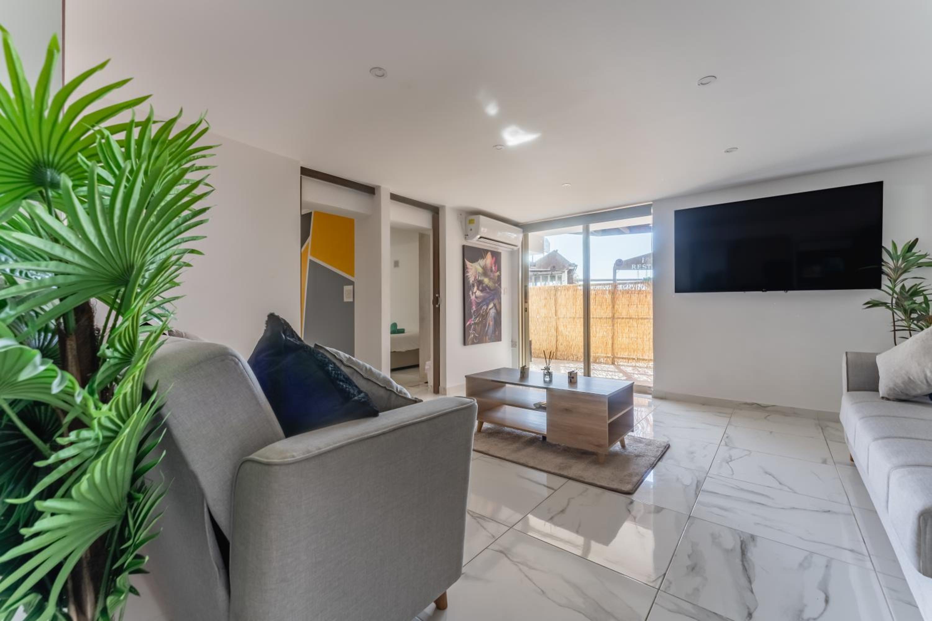 Sant Central Deluxe Apartments