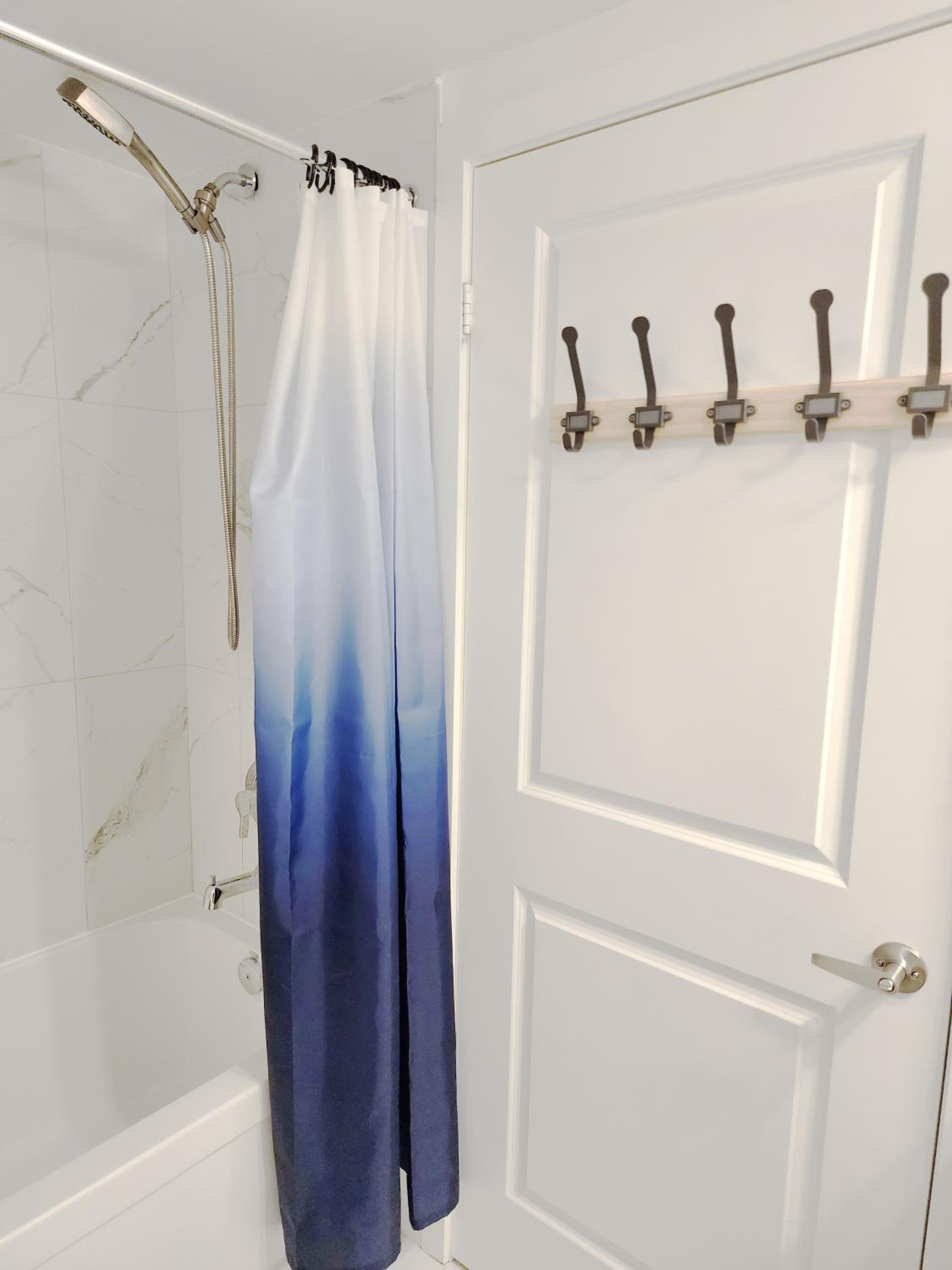 King Bed TV Private Ensuite Retreat Bathroom or Economical Double Bed Room