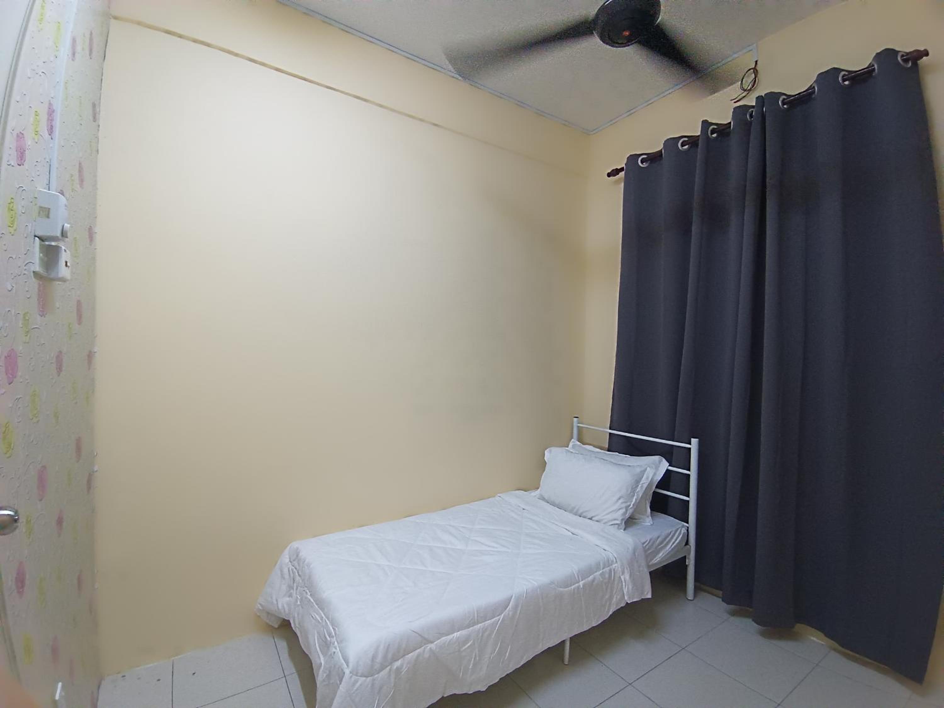 Afya Alya Guesthouse Melaka No Aircond photo 7
