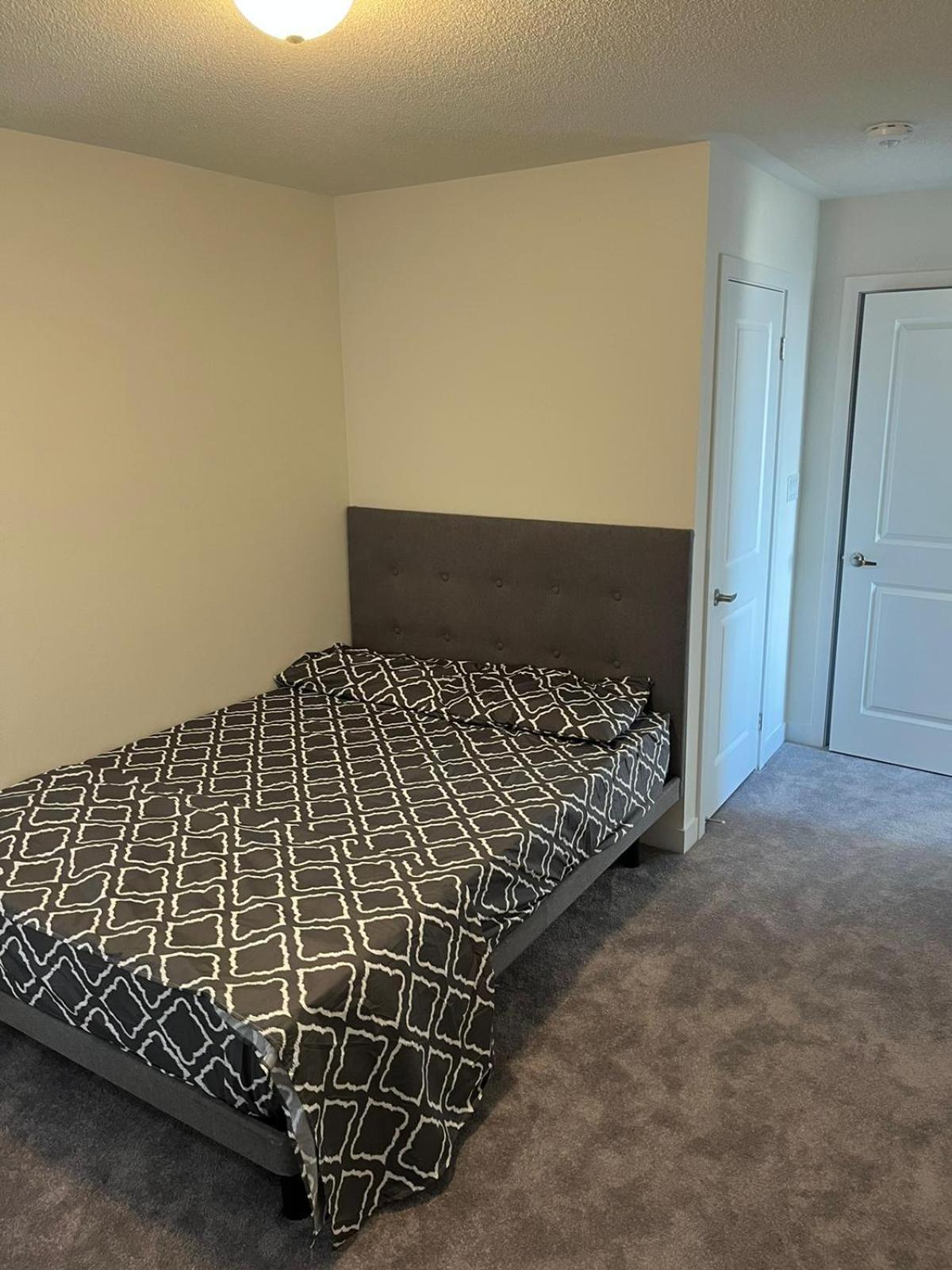 Luxury Brand New Townhouse In Milton Ontario