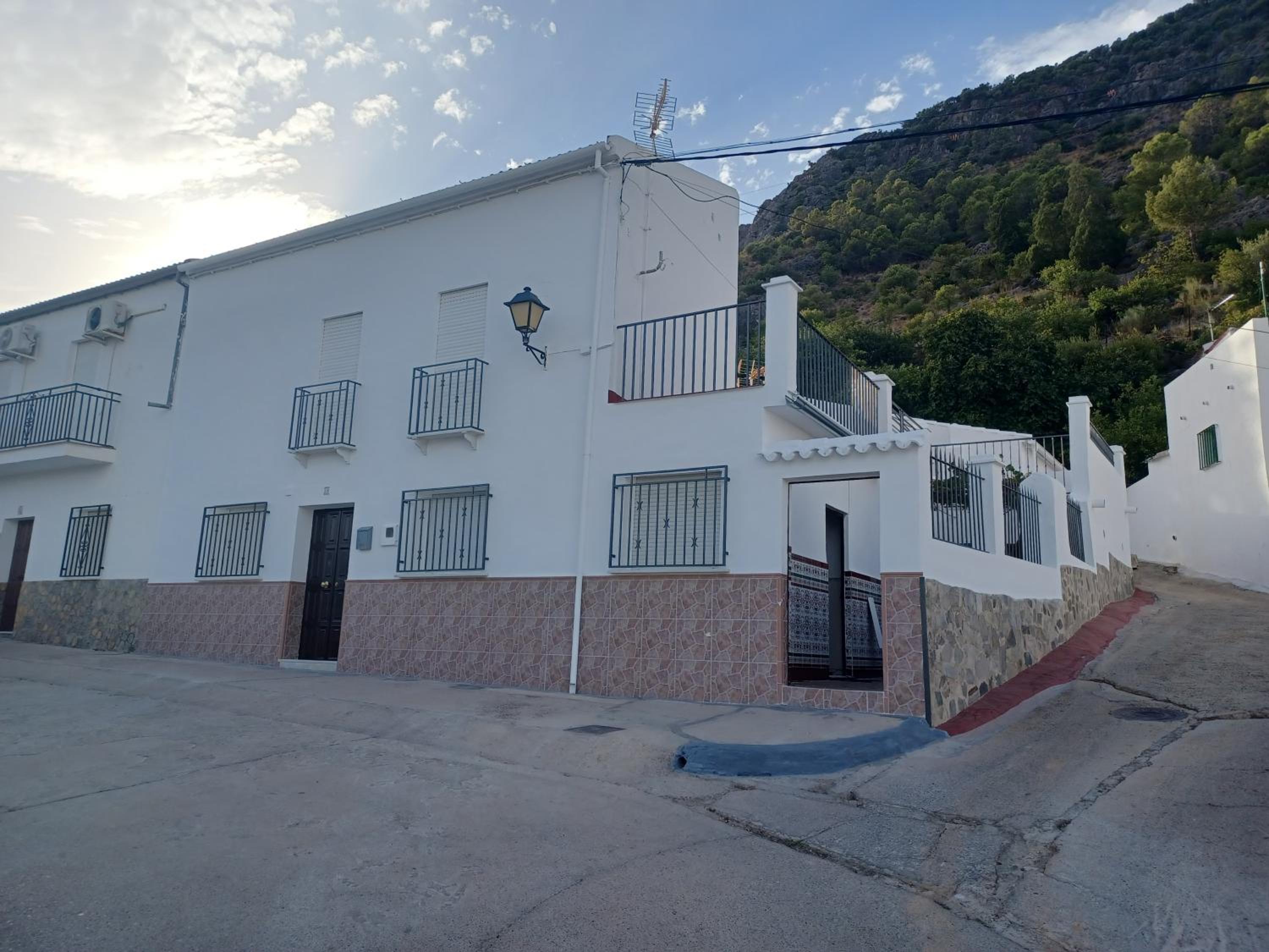 Casa Manuela. Algodonales (Cádiz) view 2