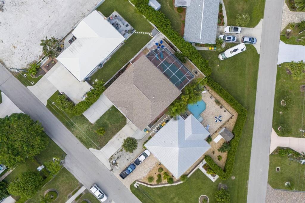 Capri Charm Remodeled Oasis w/ Heated Pool-Kayaks view 4