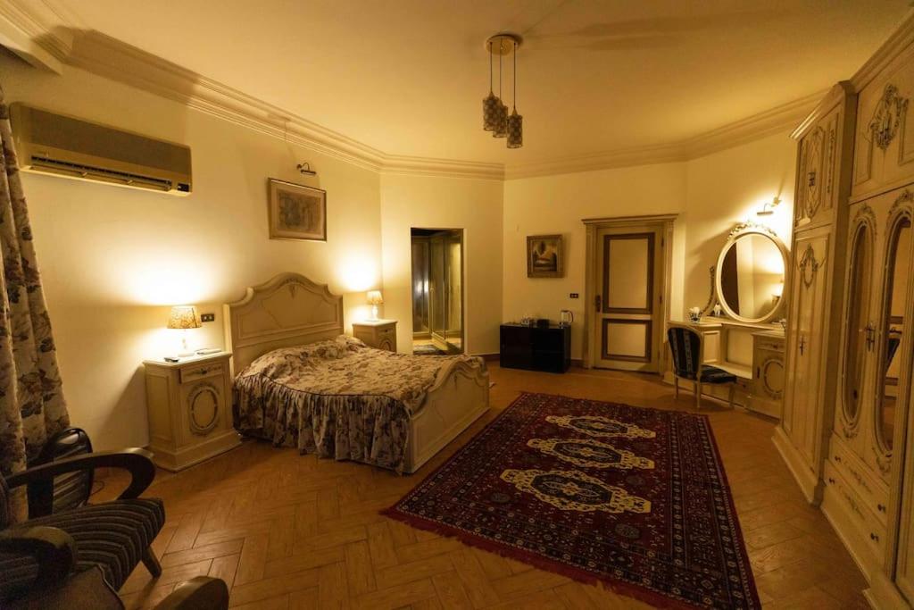 Sakkara Royal House