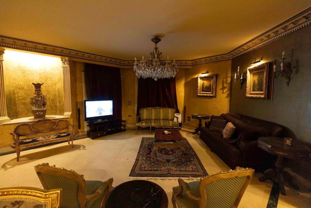 Sakkara Royal House