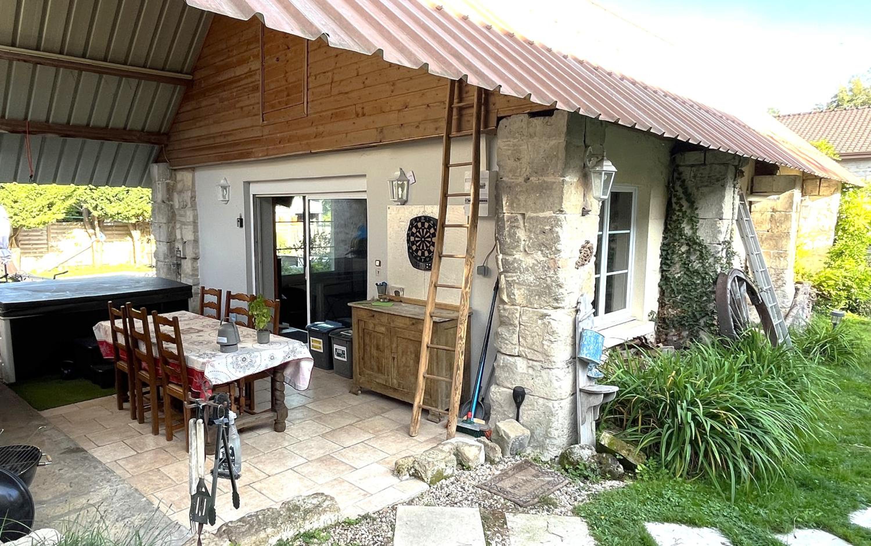 Relais de Poste des Templiers view 5