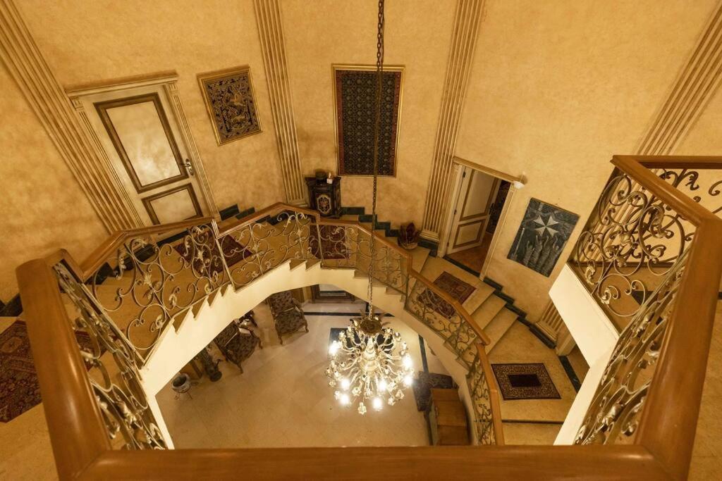 Sakkara Royal House