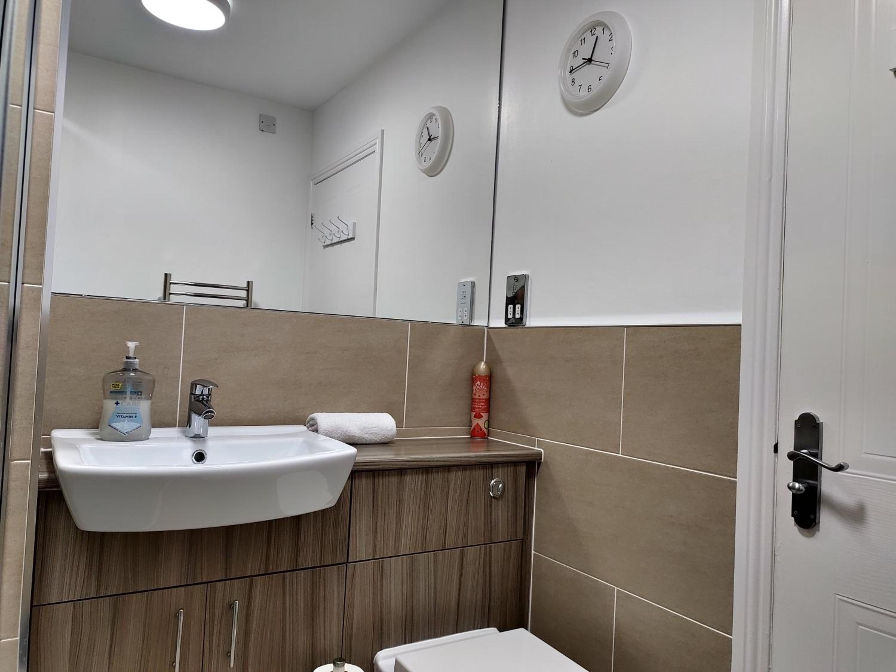 amazing apartments: Dorset Place - free parking view 4