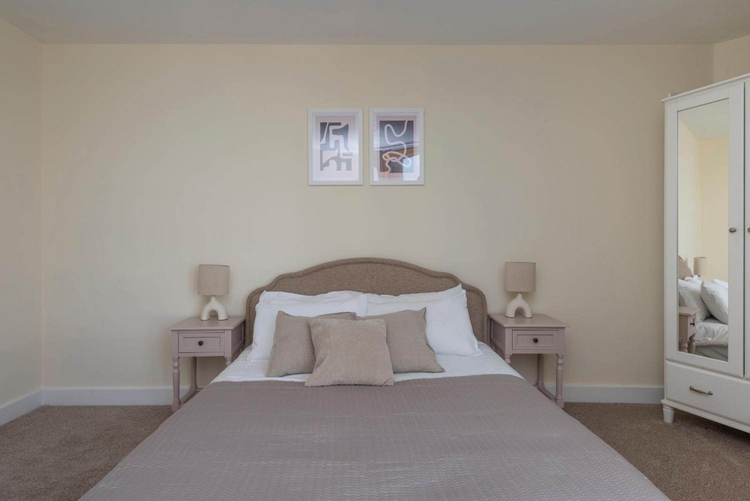 The Lockton - Portobello Road
