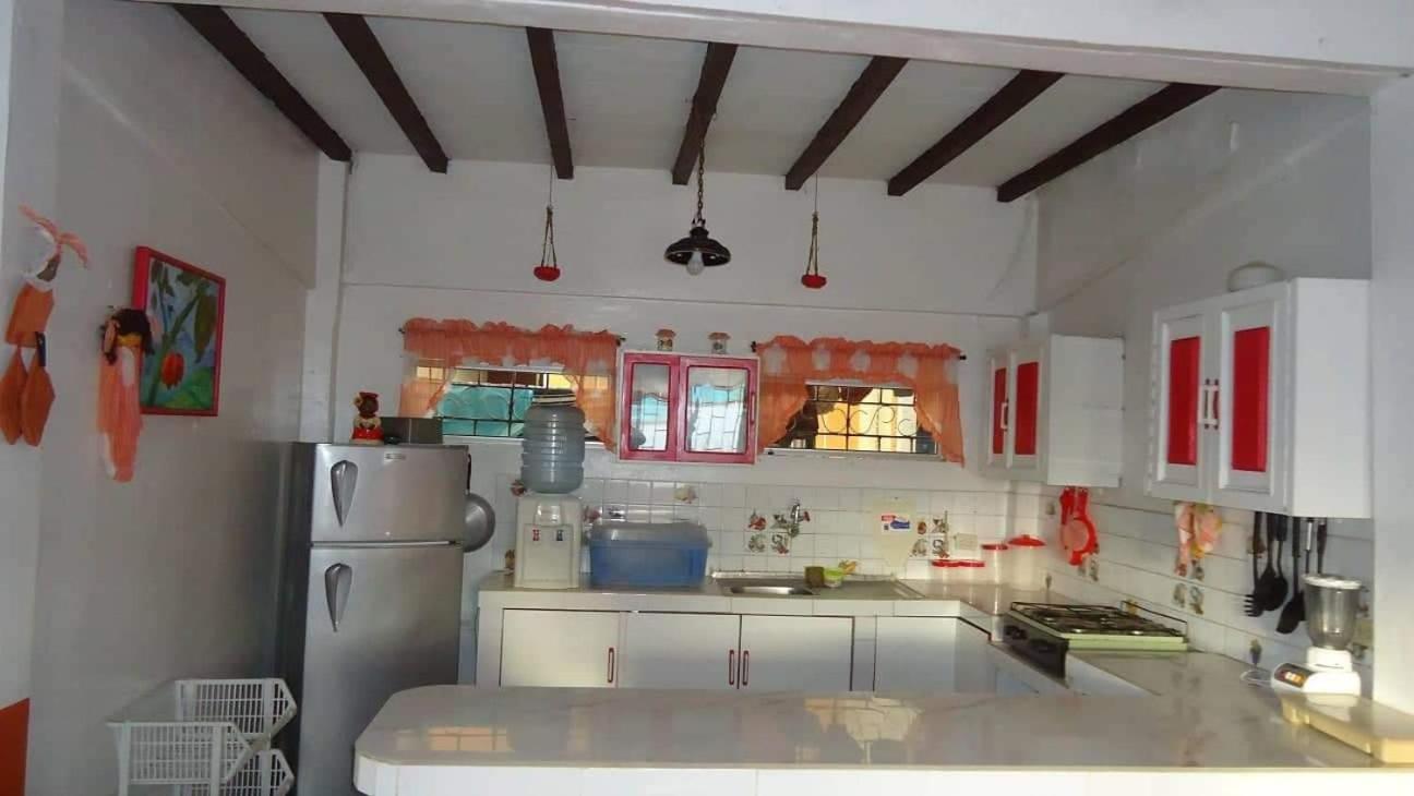 Casa amoblada con piscina en playas villamil