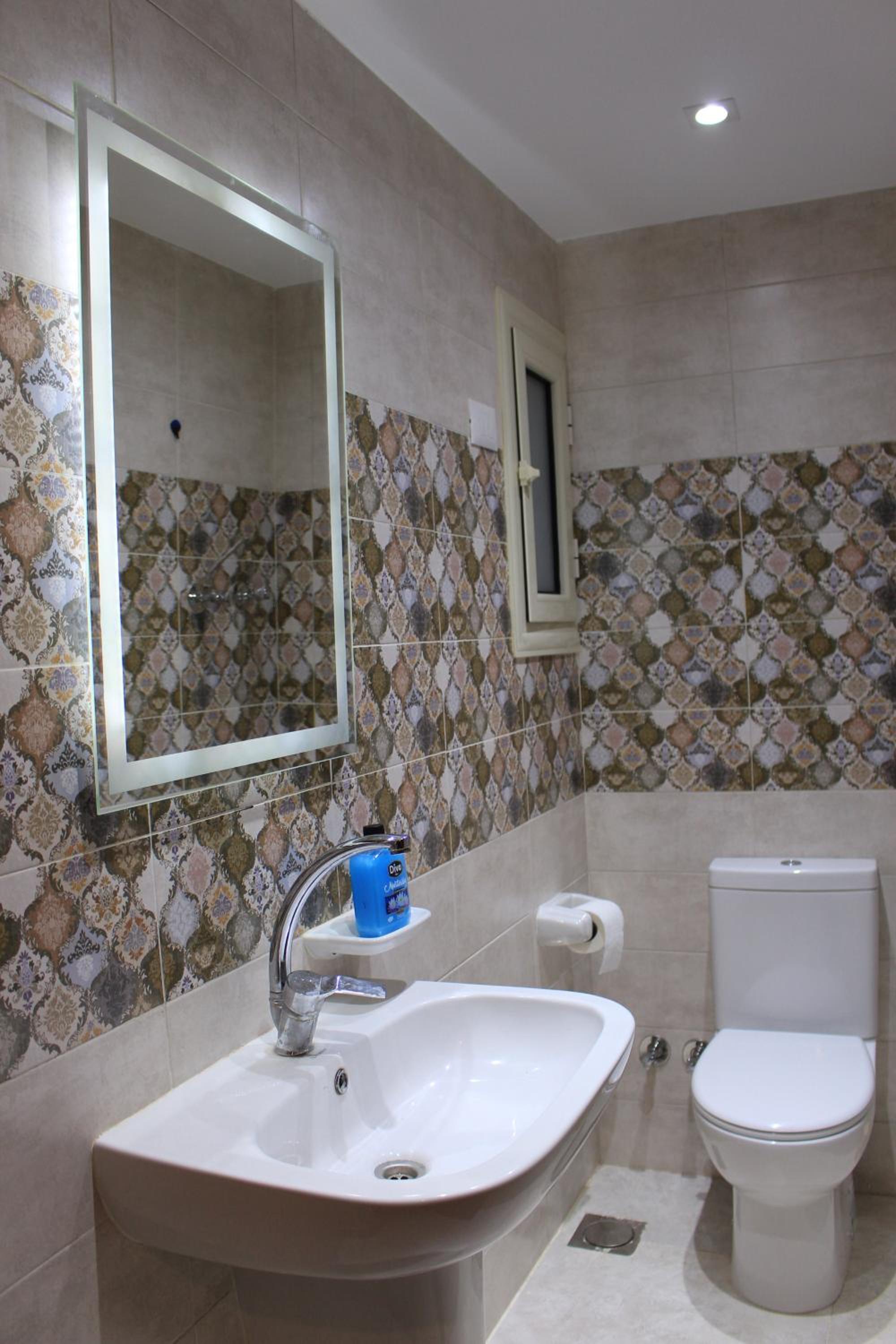 Discover pyramids inn