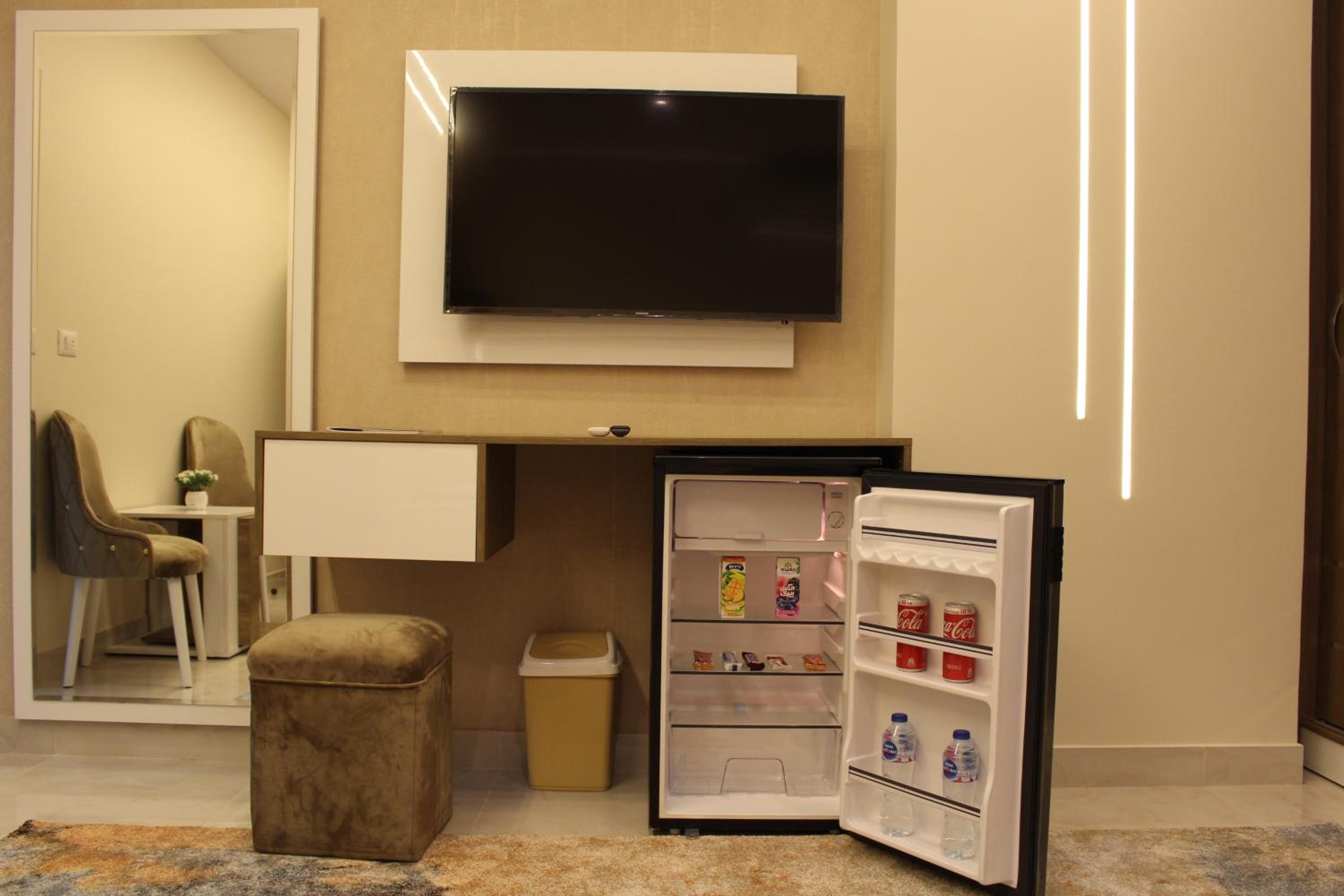 Discover pyramids inn