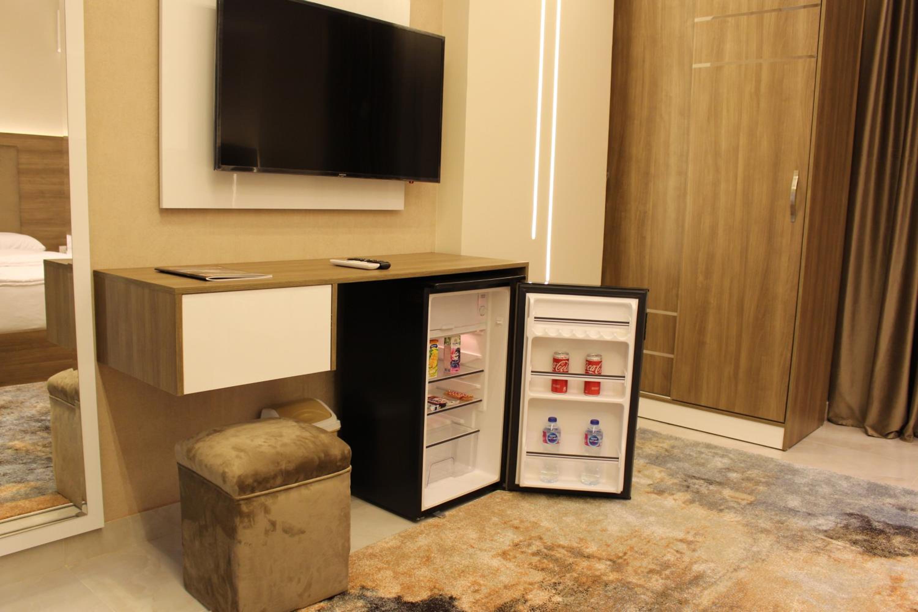 Discover pyramids inn