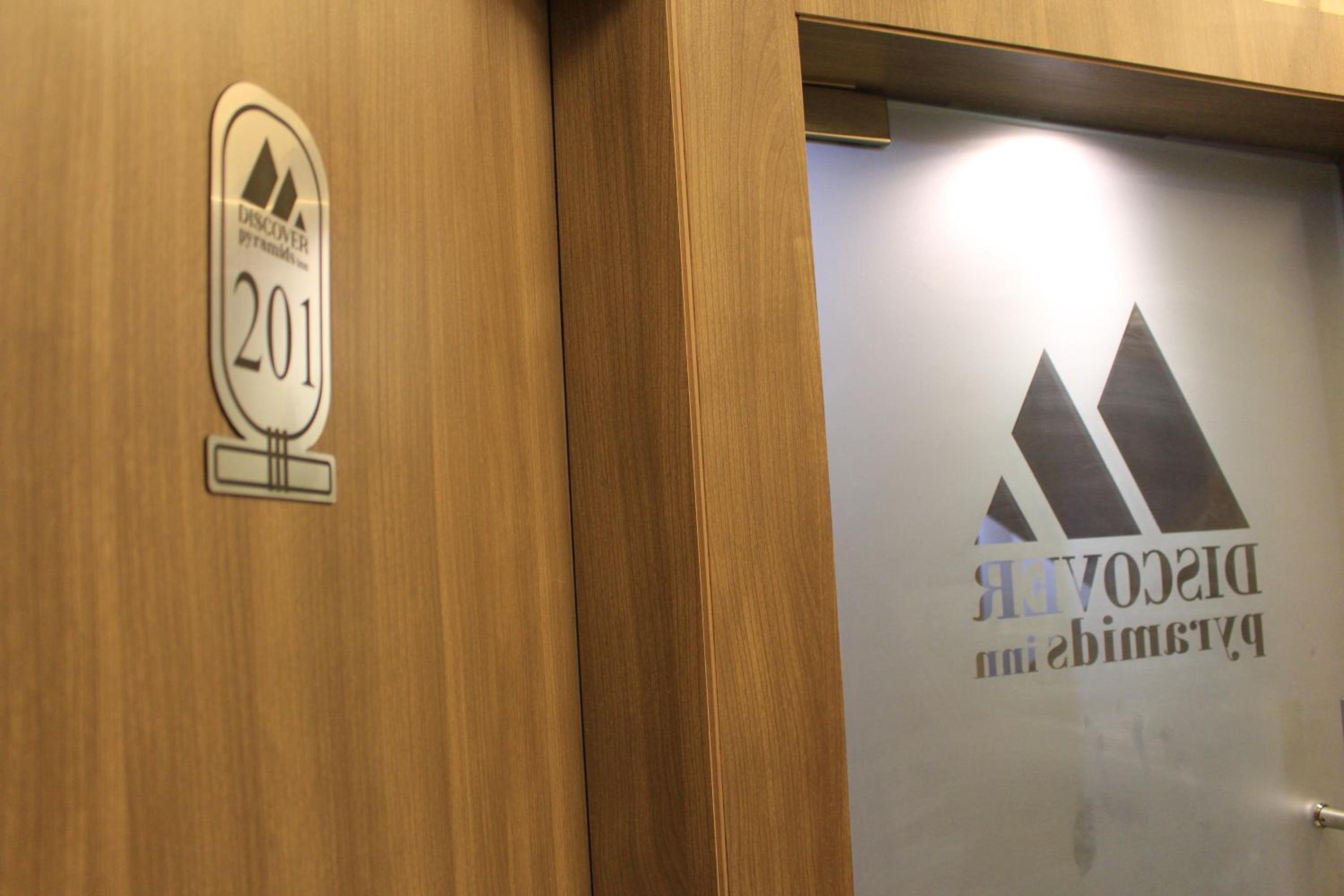 Discover pyramids inn