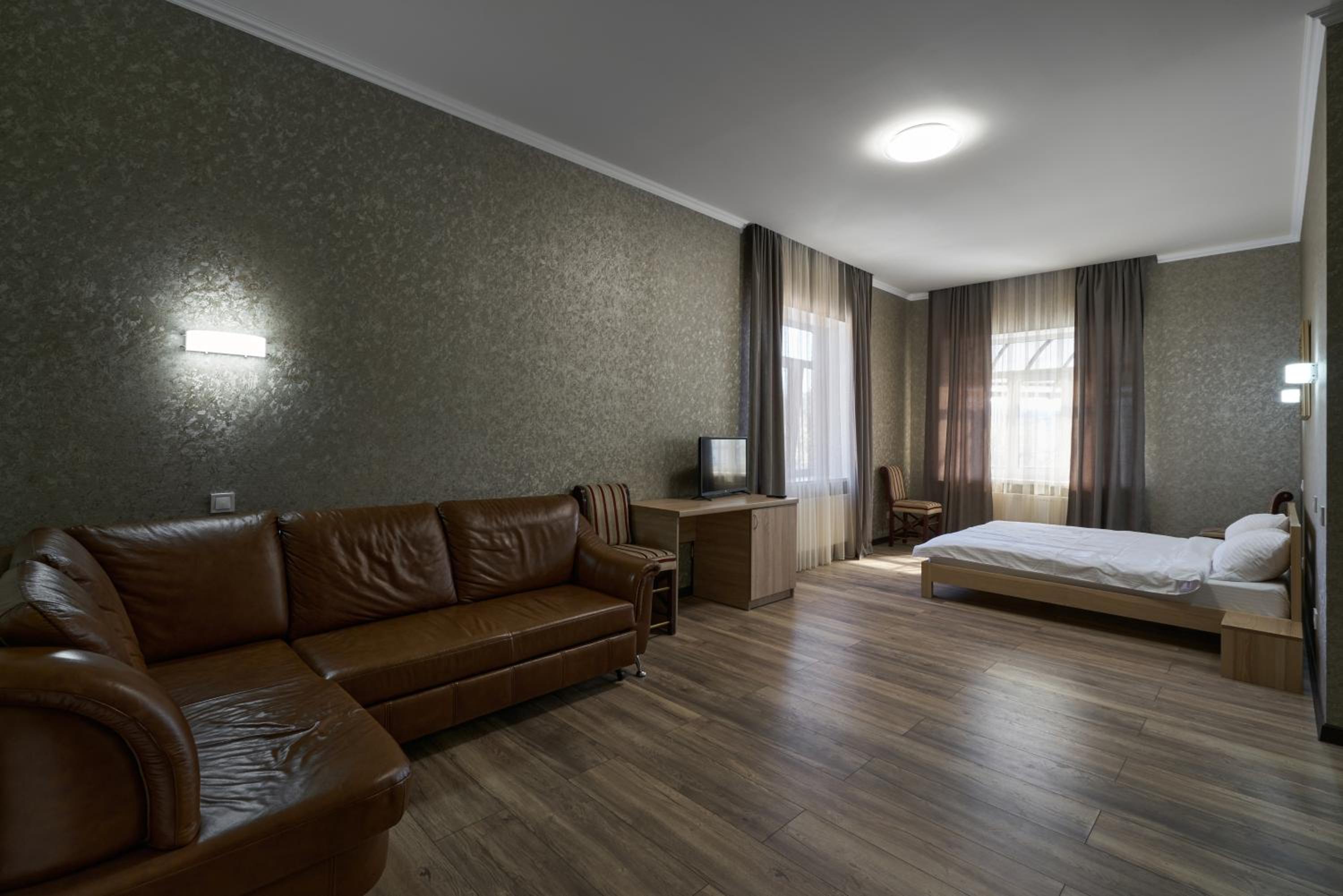 Photo 12