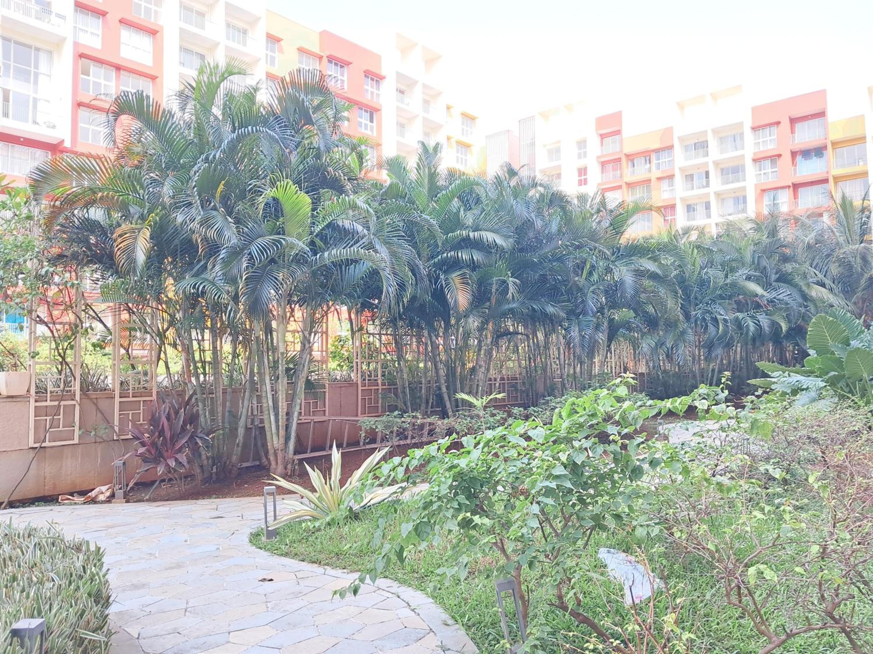 Premium 2BHK -10 min to GOI airport & beach -Pool access -Balcony with city view view 4