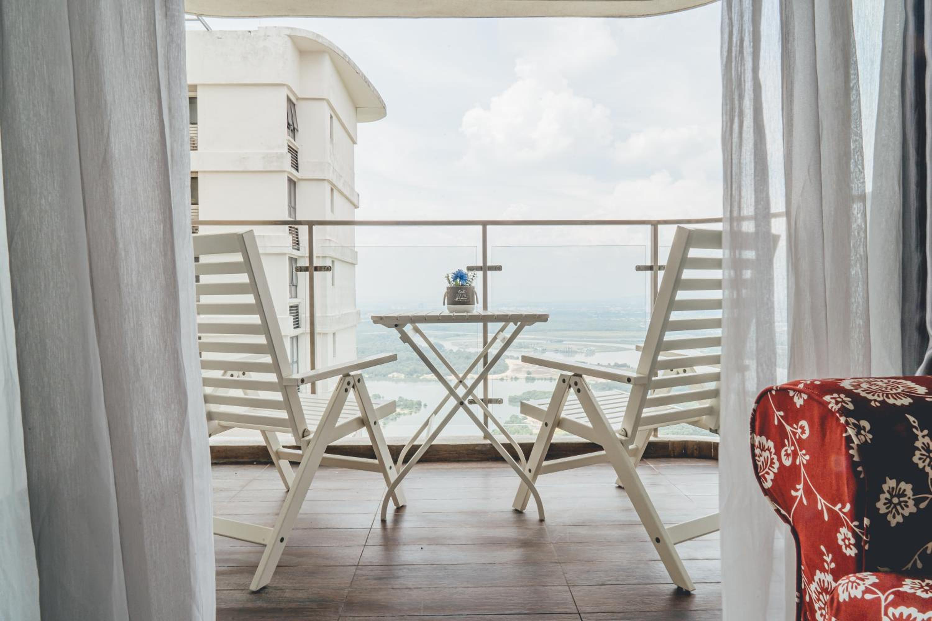 Danga bay high floor seaview 2BR by Our Stay