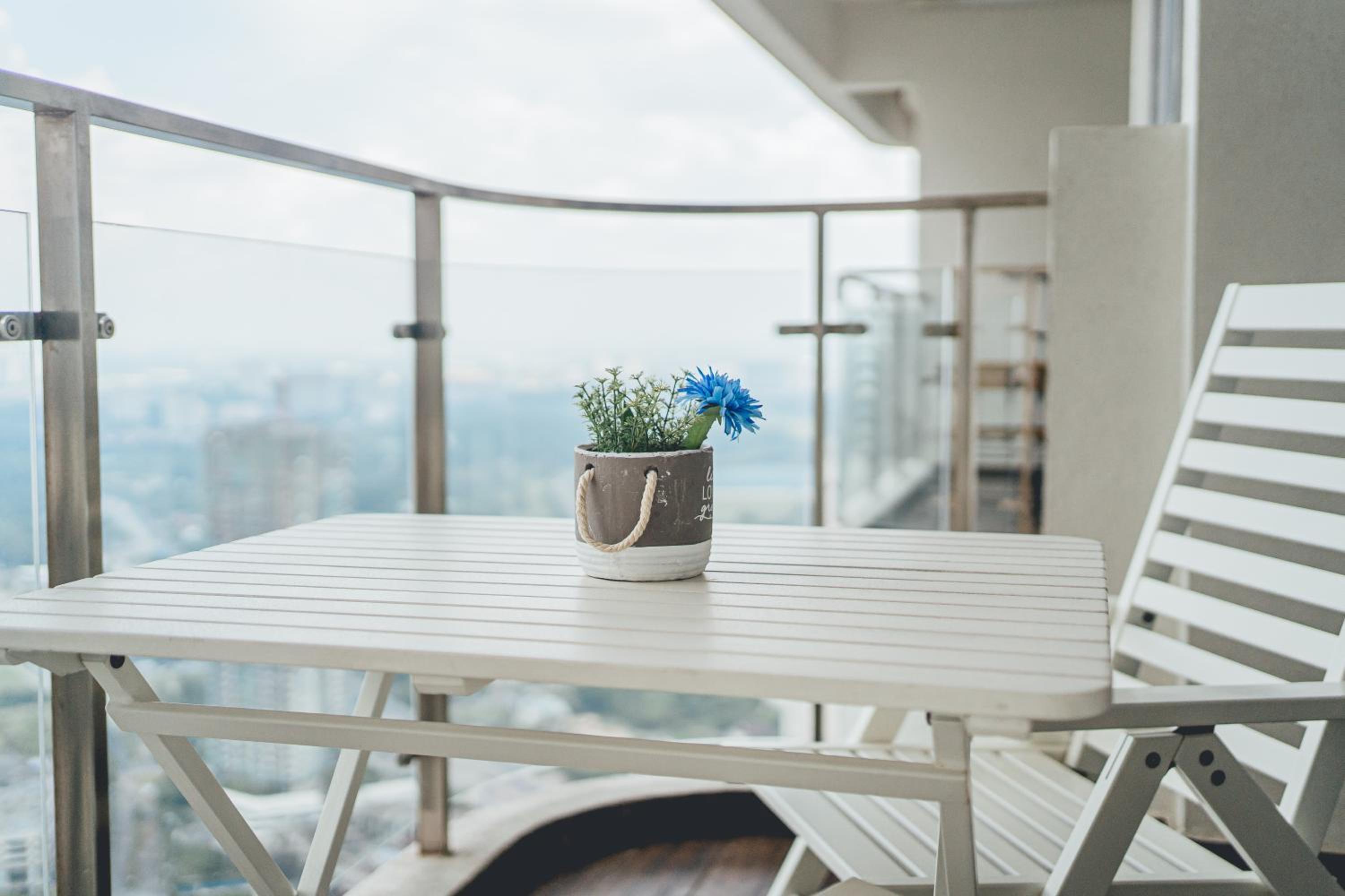Danga bay high floor seaview 2BR by Our Stay