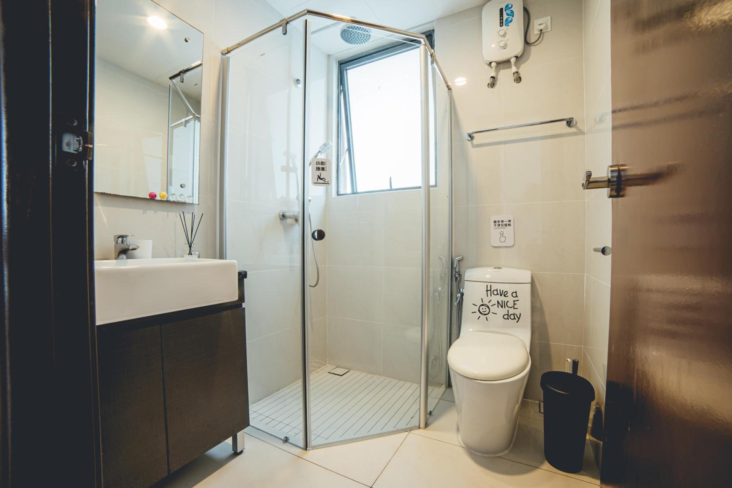 Danga bay high floor seaview 2BR by Our Stay