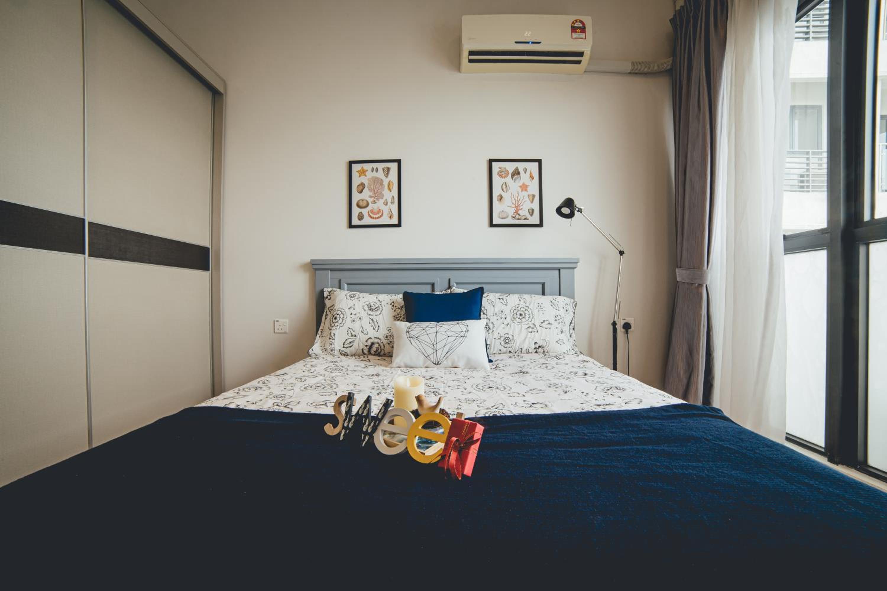 Danga bay high floor seaview 2BR by Our Stay