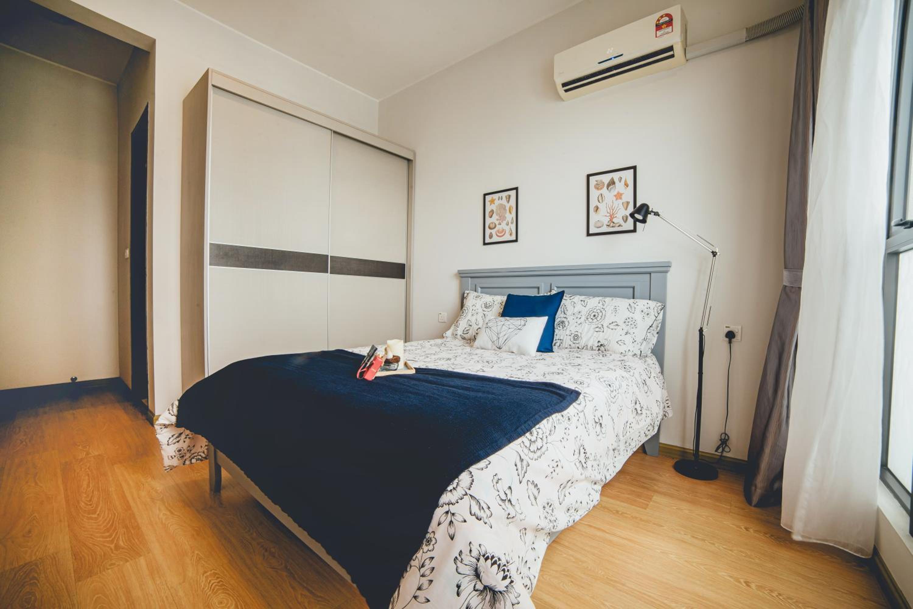 Danga bay high floor seaview 2BR by Our Stay