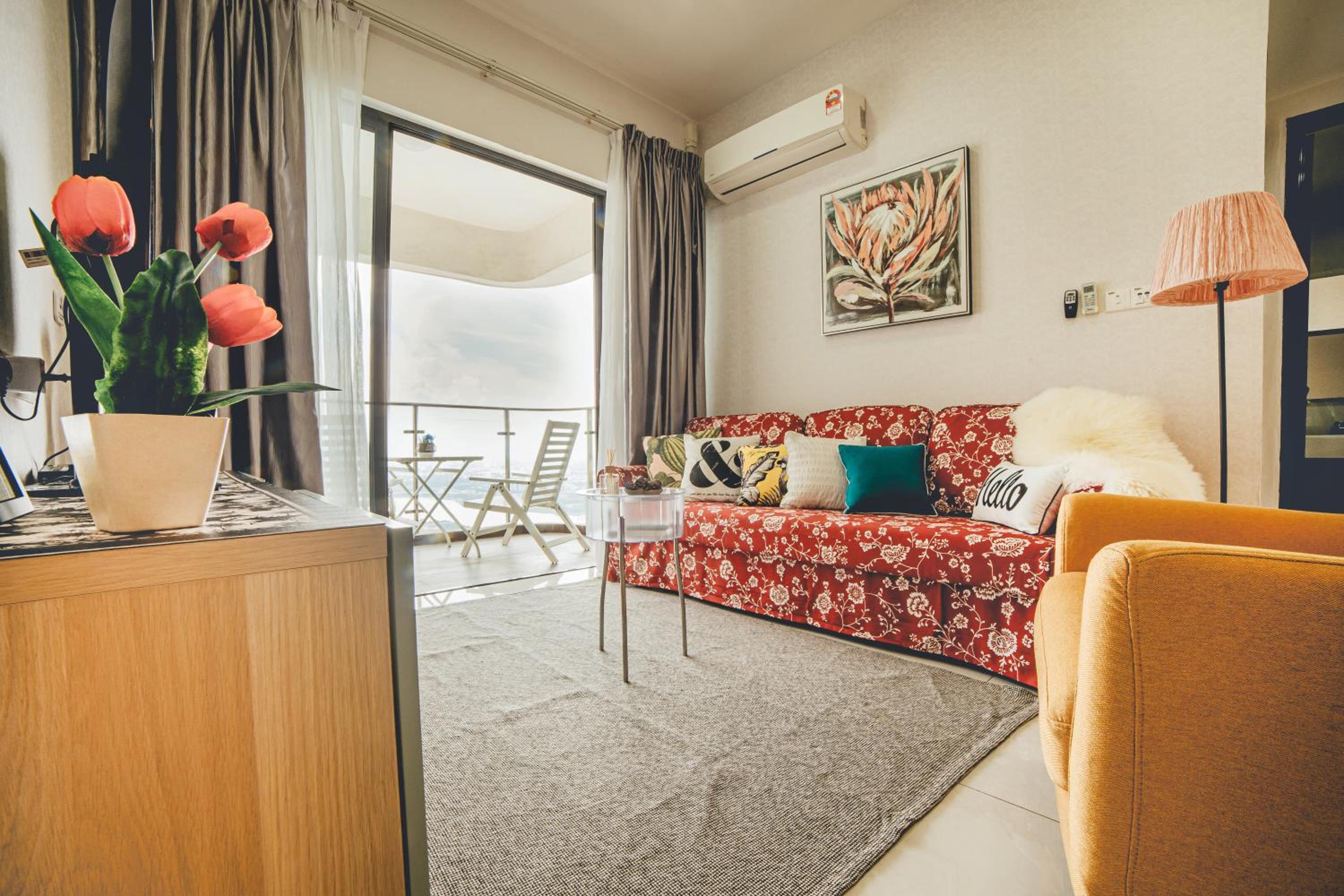 Danga bay high floor seaview 2BR by Our Stay