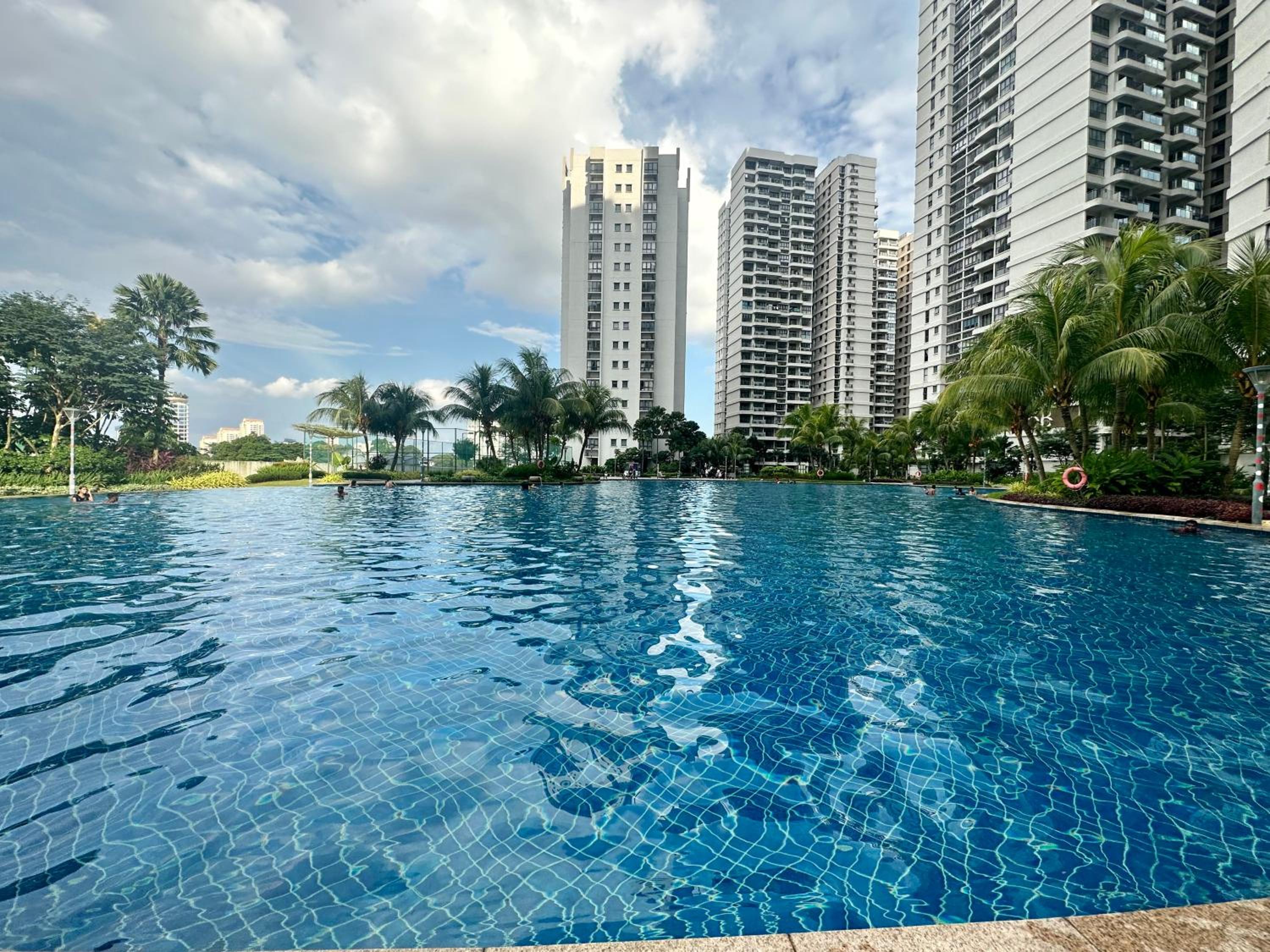 Danga bay high floor seaview 2BR by Our Stay