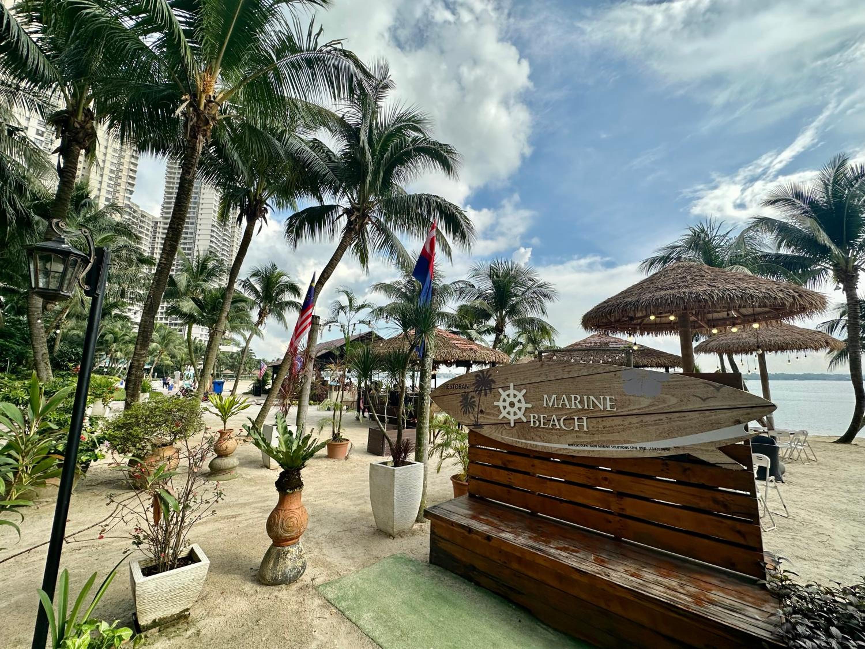 Danga bay high floor seaview 2BR by Our Stay