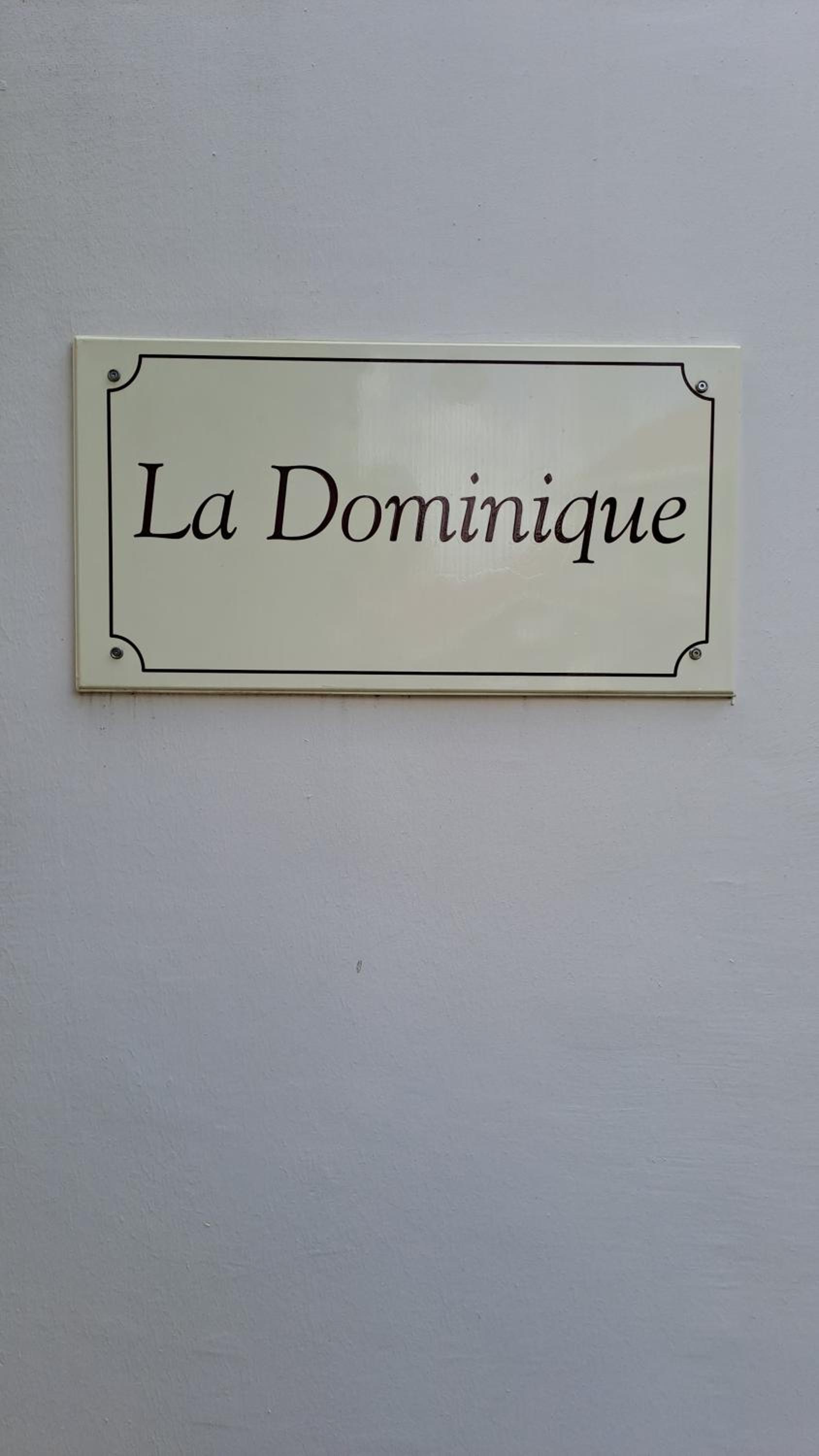 Les Frangipaniers