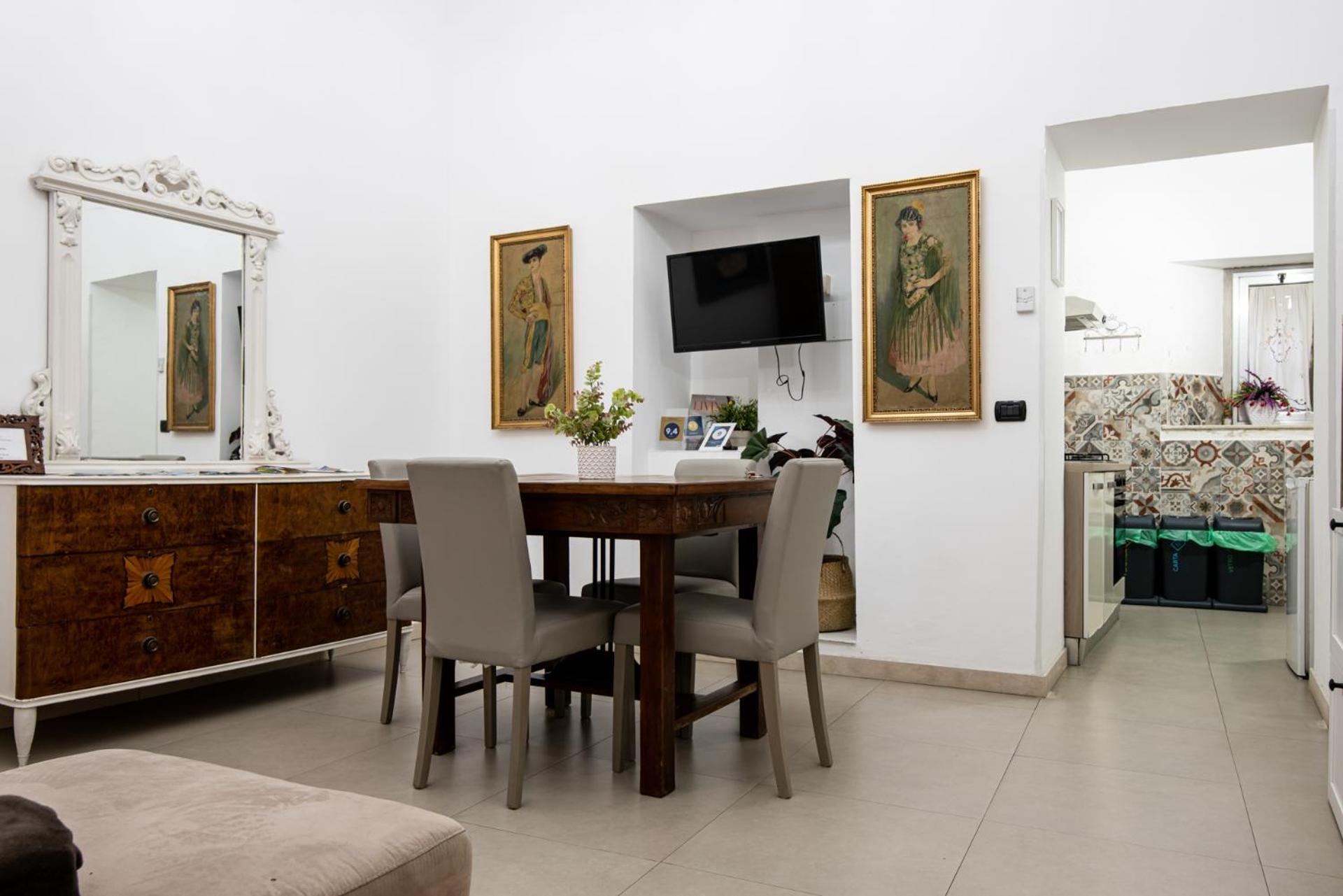 Zefnea House