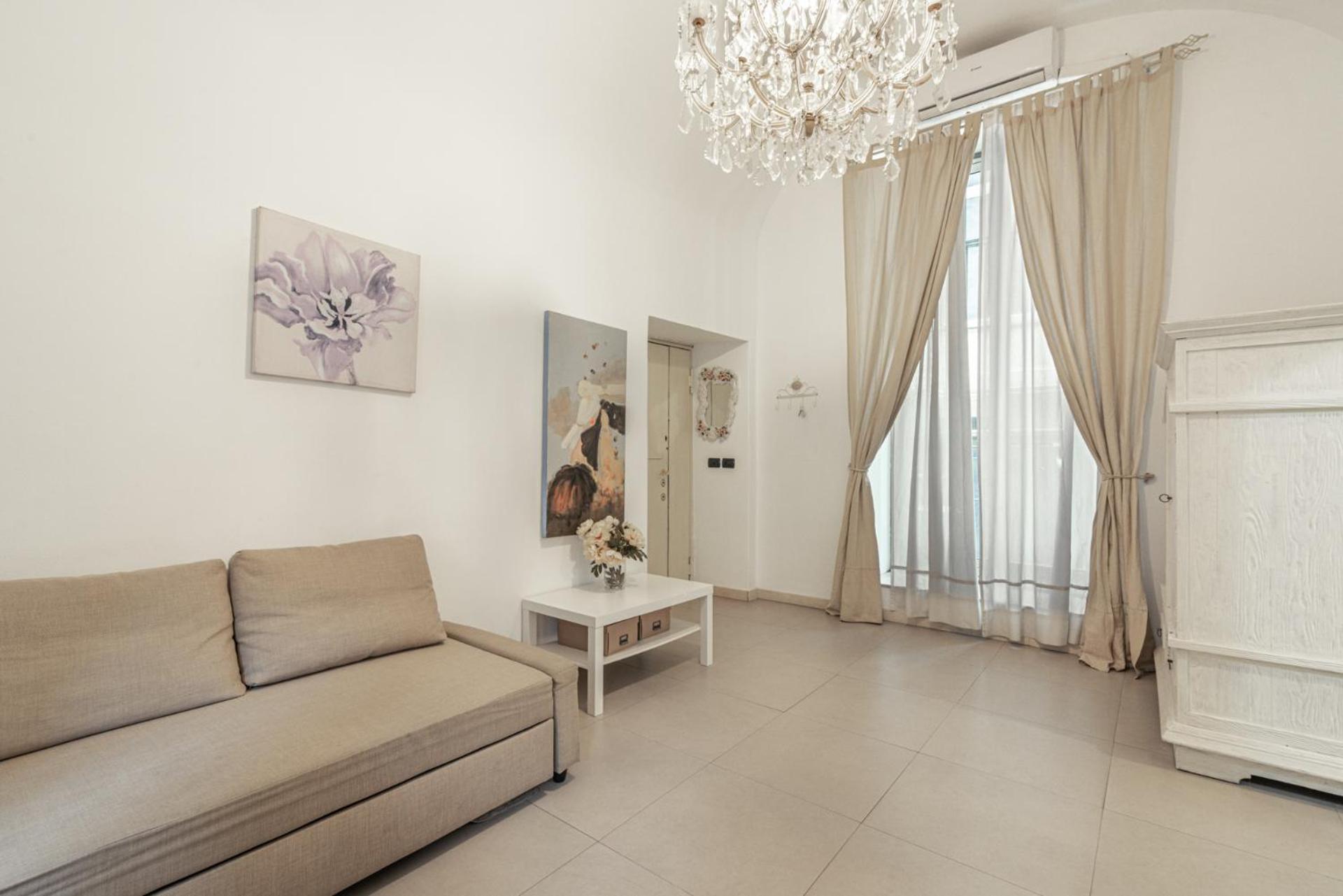 Zefnea House