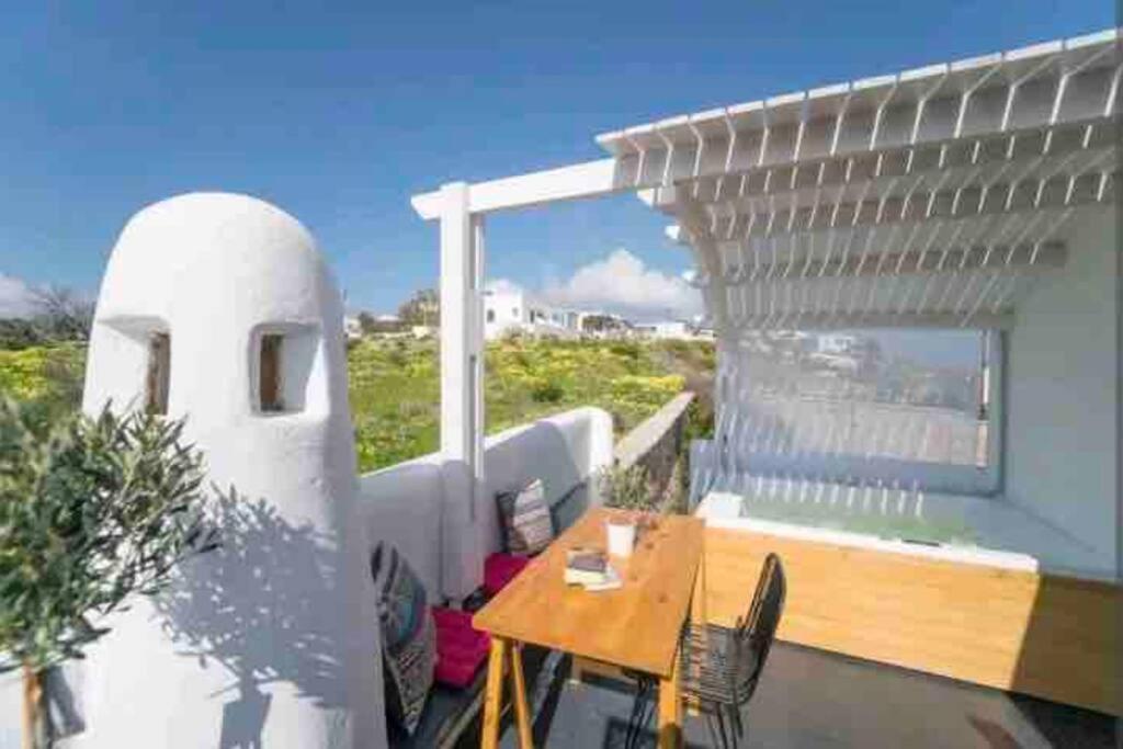 Jaccuzzi Romantic Suite in Firostefani,sea view! view 3