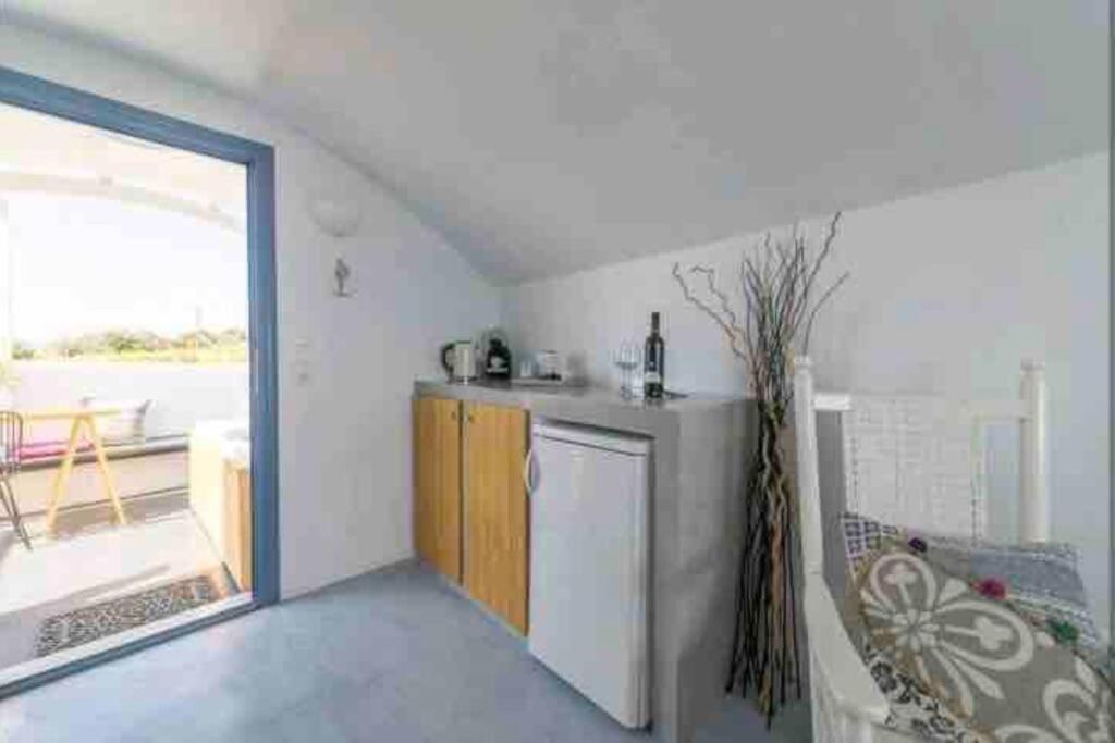 Jaccuzzi Romantic Suite in Firostefani,sea view! view 4