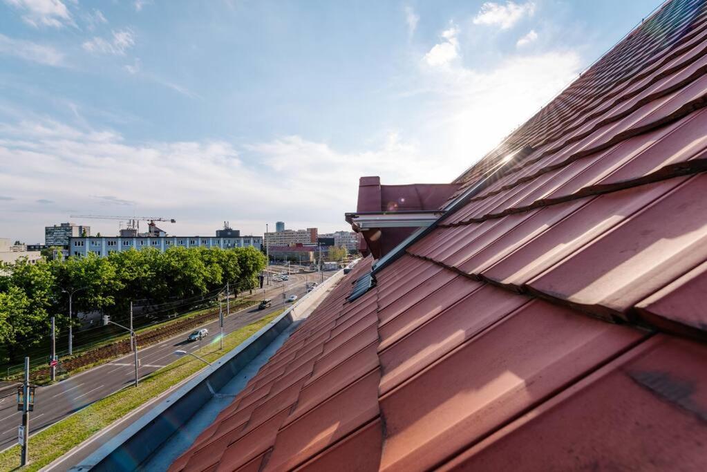 Stadium side rooftop maisonette