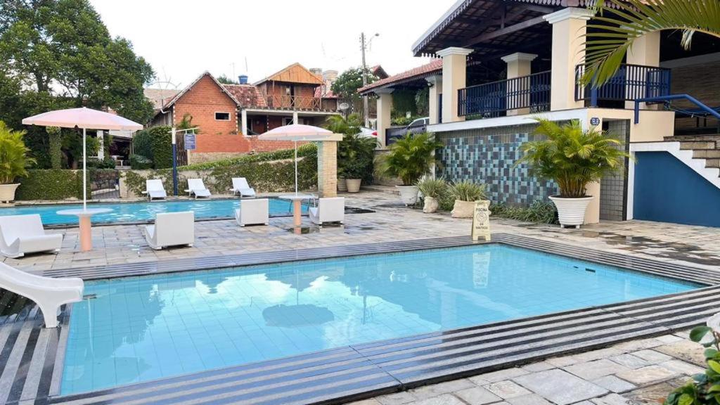 Casa 7 no Condomínio Chácara Alpina- Rua Tabajara