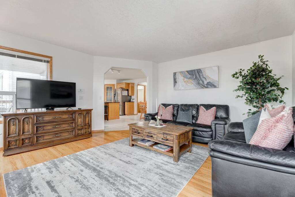 Coral Springs Lakefront Retreat