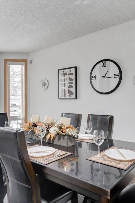 Coral Springs Lakefront Retreat