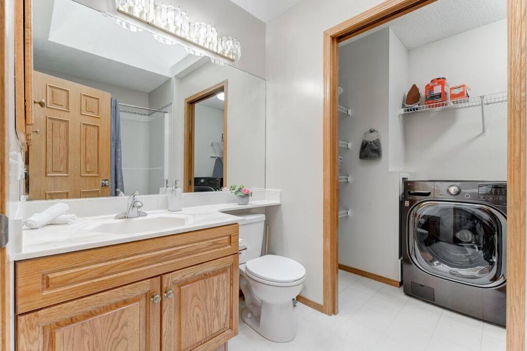 Coral Springs Lakefront Retreat