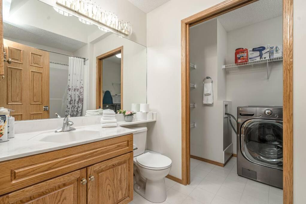 Coral Springs Lakefront Retreat