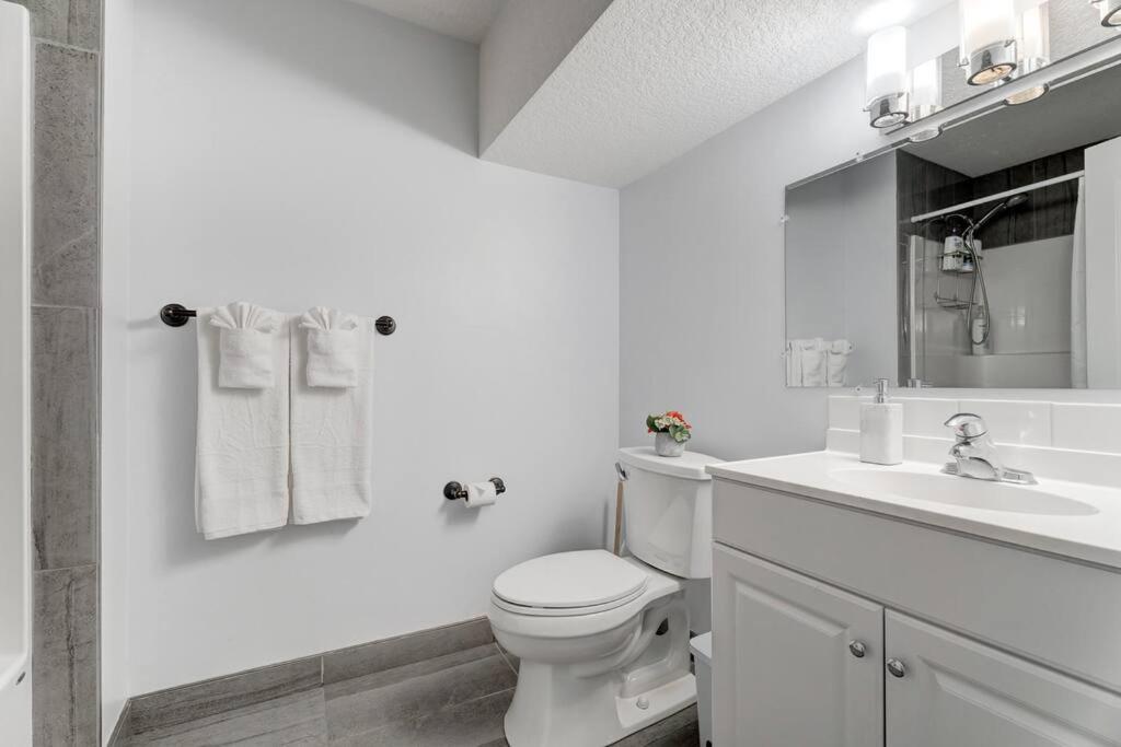 Coral Springs Lakefront Retreat