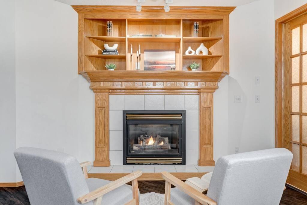 Coral Springs Lakefront Retreat