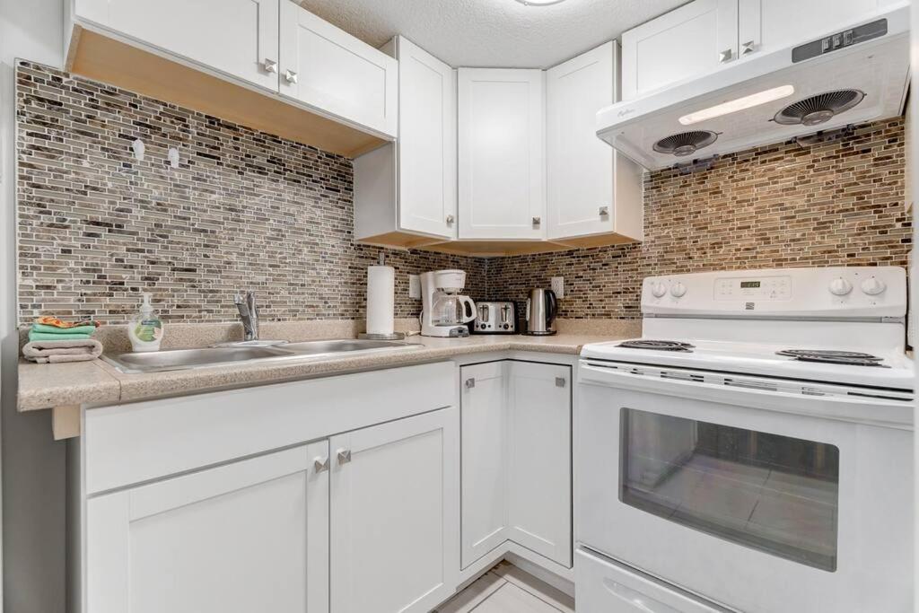 Coral Springs Lakefront Retreat