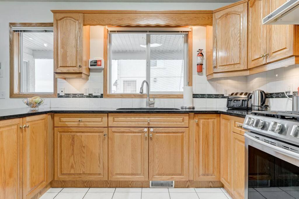 Coral Springs Lakefront Retreat