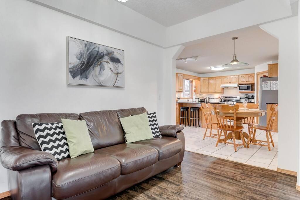 Coral Springs Lakefront Retreat